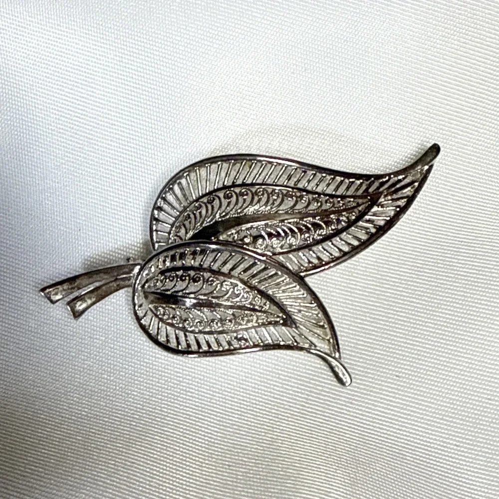 Willi Nonnenmann Sterling Silver dbl leaf design filigree brooch Germany #12514
